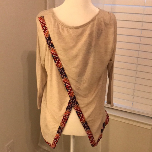 Cute top - Picture 3 of 6